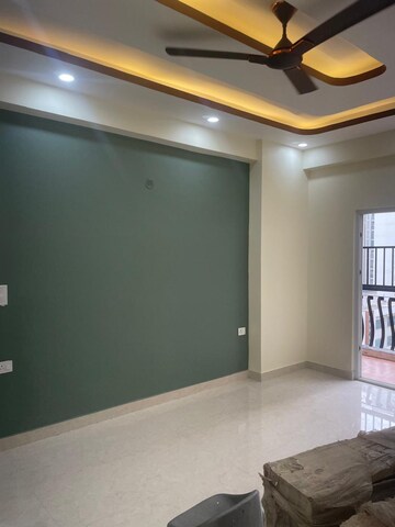 Room in 3 BHK Apartment at Mahagun Moderne, Sector 78 – for Rent