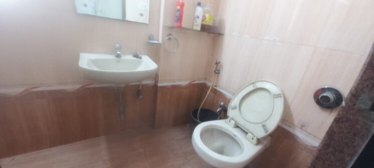 Bathroom, chembur-gaothan 2 Bedroom 900 Sq.Ft. Apartment In Chembur Mumbai 8078639