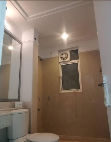 Bathroom in 4 BHK Apartment at DLF The Pinnacle, Dlf Phase V – for Rent