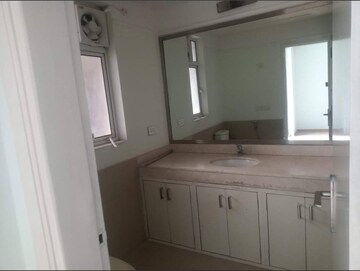 Bathroom in 4 BHK Apartment at DLF The Pinnacle, Dlf Phase V – for Rent