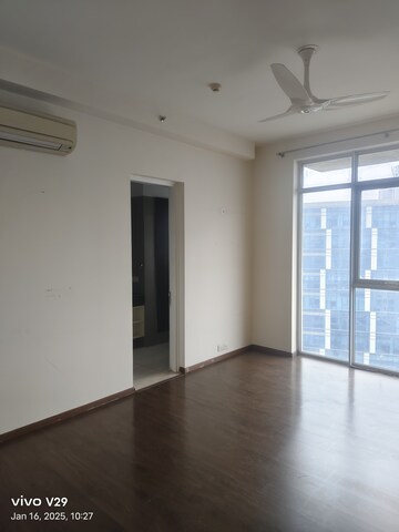 Room in 3 BHK Apartment at Ireo Victory Valley, Sector 67 – for Rent