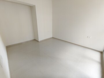 Room in 2 BHK Apartment at Runwal Eirene, Balkum Pada – for Rent