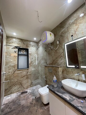 Furnished Amenities in 4 BHK Builder Floor at Uppal Southend, Sector 49 – for Sale