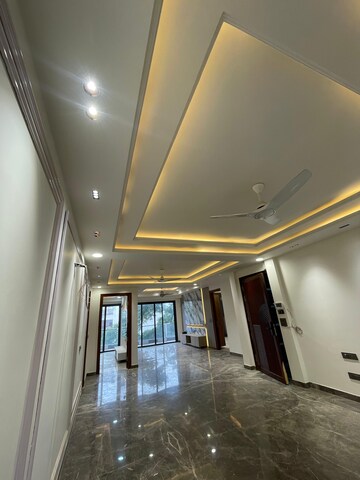 Building Lobby in 4 BHK Builder Floor at Uppal Southend, Sector 49 – for Sale