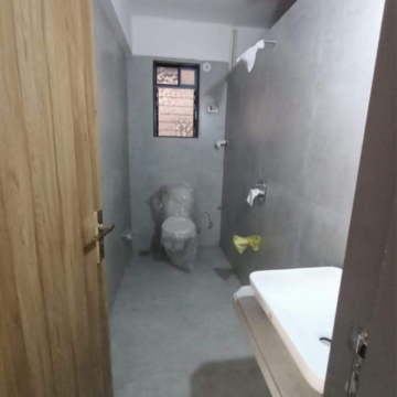 Bathroom in 1 BHK Apartment at Kohinoor Castles, Ambernath West – for Rent