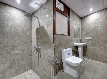 Bathroom in 1 BHK Builder Floor at Sector 55 – for Rent