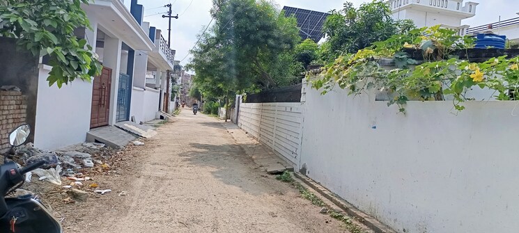 Exterior View, indira nagar  1100 Sq.Yd. Plot In Indira Nagar Lucknow 8078818