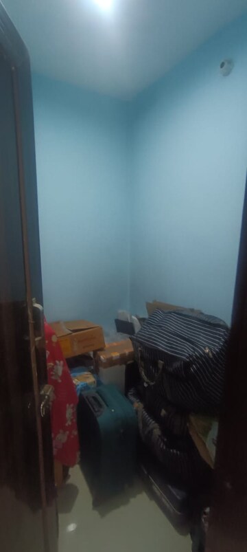 Bathroom in 1.5 BHK Builder Floor at Suncity Township Gurgaon, Sector 54 – for Rent