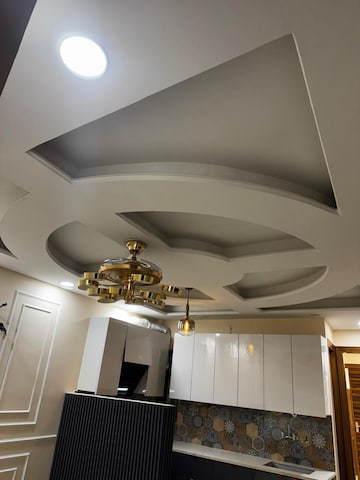 Furnished Amenities in 2 BHK Builder Floor at Maharani Enclave – for Sale