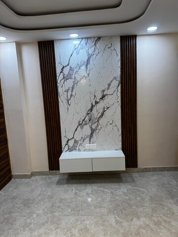 Room in 2 BHK Builder Floor at Maharani Enclave – for Sale