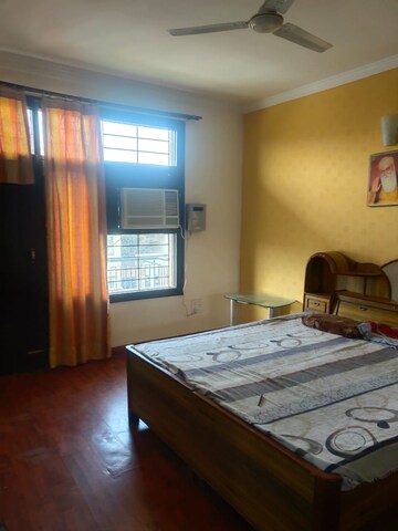 Bedroom in 3 BHK Apartment at Sector 20 – for Rent