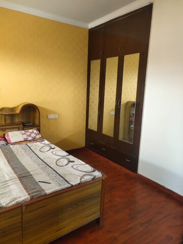 Bedroom in 3 BHK Apartment at Sector 20 – for Rent