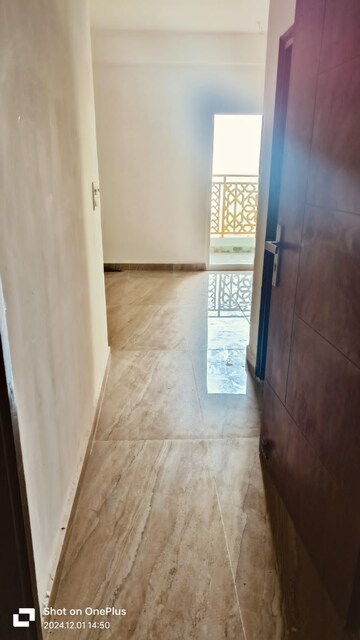 Room in 3 BHK Apartment at Migsun Vilaasa, Eta Ii Greater Noida – for Rent