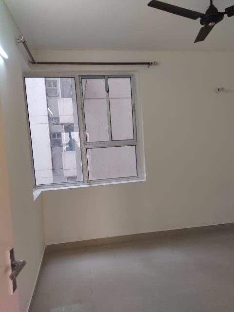 3 BHK + Servant Room Apartment For Sale in SS The Leaf