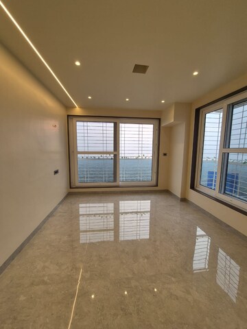 Room in 5 BHK Apartment at Bhumiraj Hermitage, Sanpada – for Sale