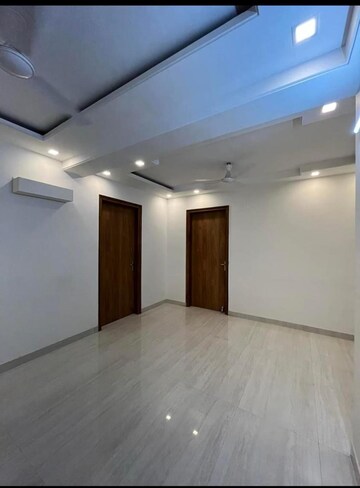Room in 2 BHK Builder Floor at Ardee City, Sector 52 – for Rent