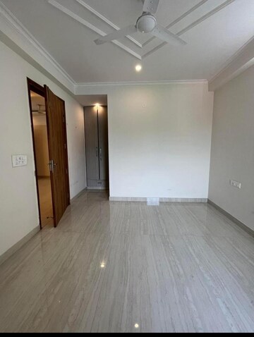 Room in 2 BHK Builder Floor at Ardee City, Sector 52 – for Rent
