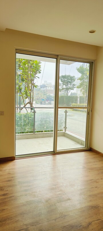 Room in 4 BHK Apartment at M3M Merlin, Sector 67 – for Sale