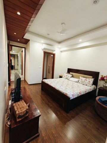 Bedroom in 3 BHK Builder Floor at Ansal Sushant Lok I, Sector 43 – for Rent