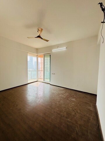 Room in 4 BHK Apartment at Vijay Orion II, Ghodbunder Road – for Rent