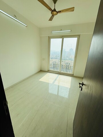 Room in 4 BHK Apartment at Vijay Orion II, Ghodbunder Road – for Rent