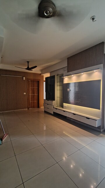 3 BHK Apartment For Rent in Gulshan Bellina, Sector 16 Greater Noida