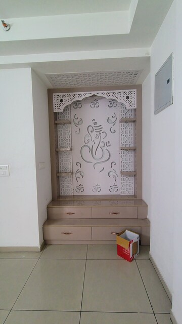 Furnished Amenities in 3 BHK Apartment at Gulshan Bellina, Sector 16 Greater Noida – for Rent