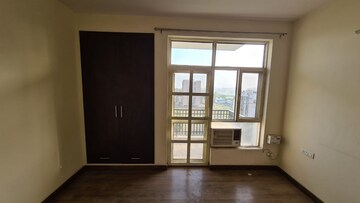 Room in 2 BHK Apartment at Sushma Green vista, Ghazipur – for Rent