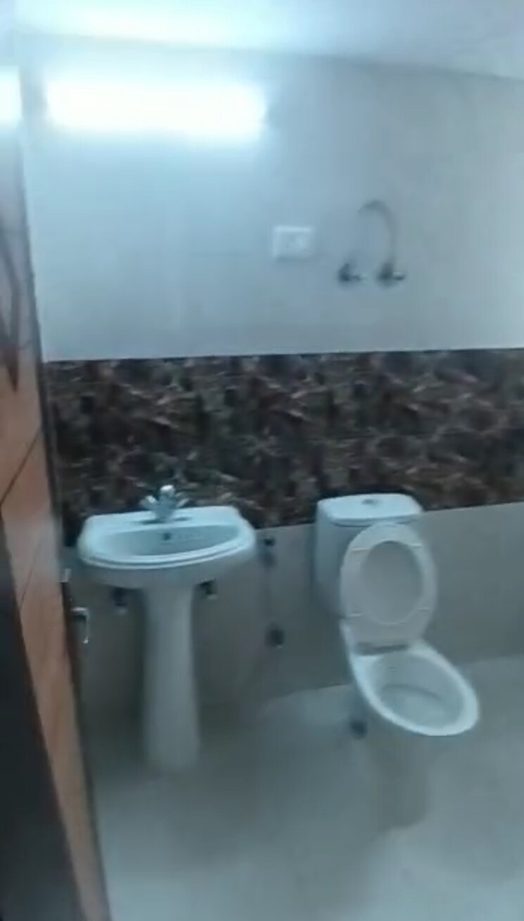 Bathroom, victoryone-amara 2 Bedroom 1050 Sq.Ft. Apartment In Sector 16 Greater Noida Greater Noida 8079169