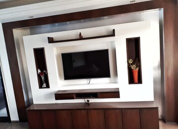 Furnished Amenities in 2.5 BHK Apartment at Bandra West – for Sale