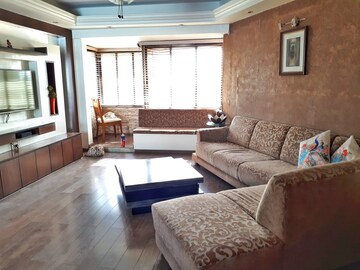 2.5 BHK Apartment For Sale in Bandra West