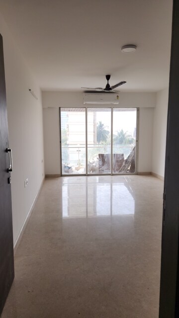Room in 3 BHK Apartment at The Wadhwa The Nest, Andheri West – for Rent