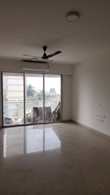 Room in 3 BHK Apartment at The Wadhwa The Nest, Andheri West – for Rent