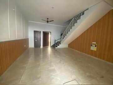 Room in 3 BHK Independent House at Sahastradhara Road – for Rent
