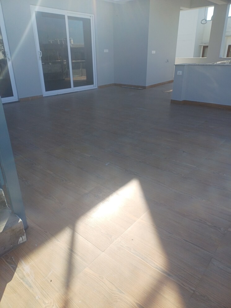 Room, sahastradhara 6 Bedroom 350 Sq.Yd. Independent House In Sahastradhara Dehradun 8079317