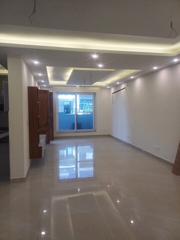 Room in 6 BHK Independent House at Sahastradhara – for Rent