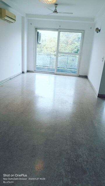 Room in 3 BHK Builder Floor at Saket – for Rent