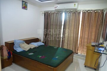 Living Room in 4 BHK Apartment at Kamala Khandelwal Apartments, Khar West – for Sale