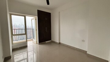 Room in 2.5 BHK Apartment at Panchsheel Hynish, Sector 1 Greater Noida – for Sale