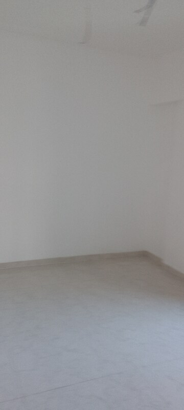 Room in 2 BHK Apartment at Skyline Sky Imperia, Vile Parle East – for Sale