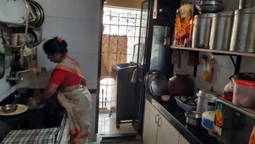 Living Room in 2 BHK Apartment at Shivam Vastu, Chembur – for Sale