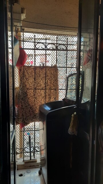 Bedroom in 2 BHK Apartment at Shivam Vastu, Chembur – for Sale