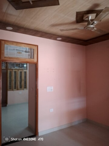 Room in 3 BHK Independent House at Mansarovar – for Rent