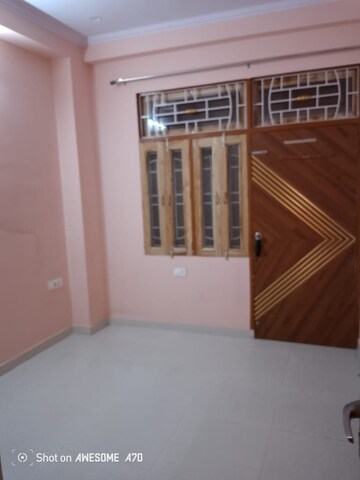 Room in 3 BHK Independent House at Mansarovar – for Rent