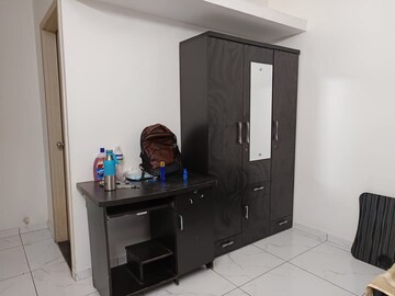 Room in 3 BHK Apartment at Wagholi – for Rent