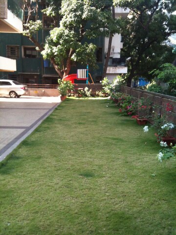 4 BHK Apartment – Garden View at Bandra West - for Sale