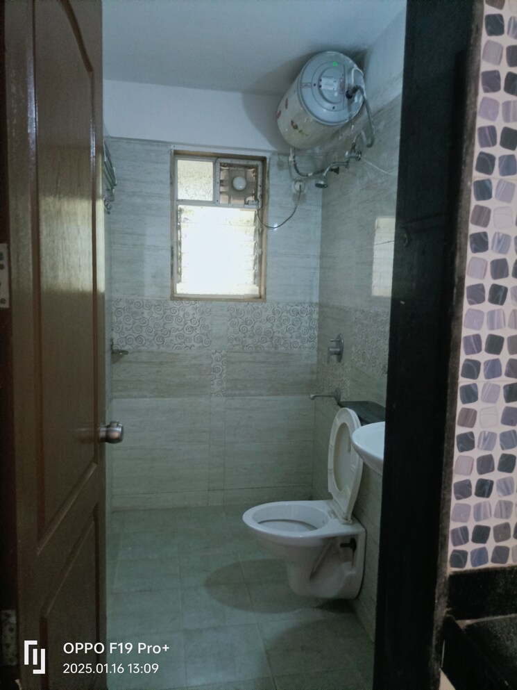 Bathroom, karve nagar 2 Bedroom 1100 Sq.Ft. Apartment In Karve Nagar Pune 8079419