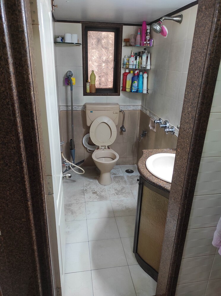 Bathroom, blue-bird 2 Bedroom 785 Sq.Ft. Apartment In Pali Hill Mumbai 8079391