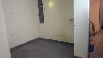 Room in 1 BHK Apartment at Katwaria Sarai – for Rent