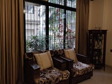 Living Room in 4 BHK Apartment at The Souvenir CHS, Bandra West – for Sale